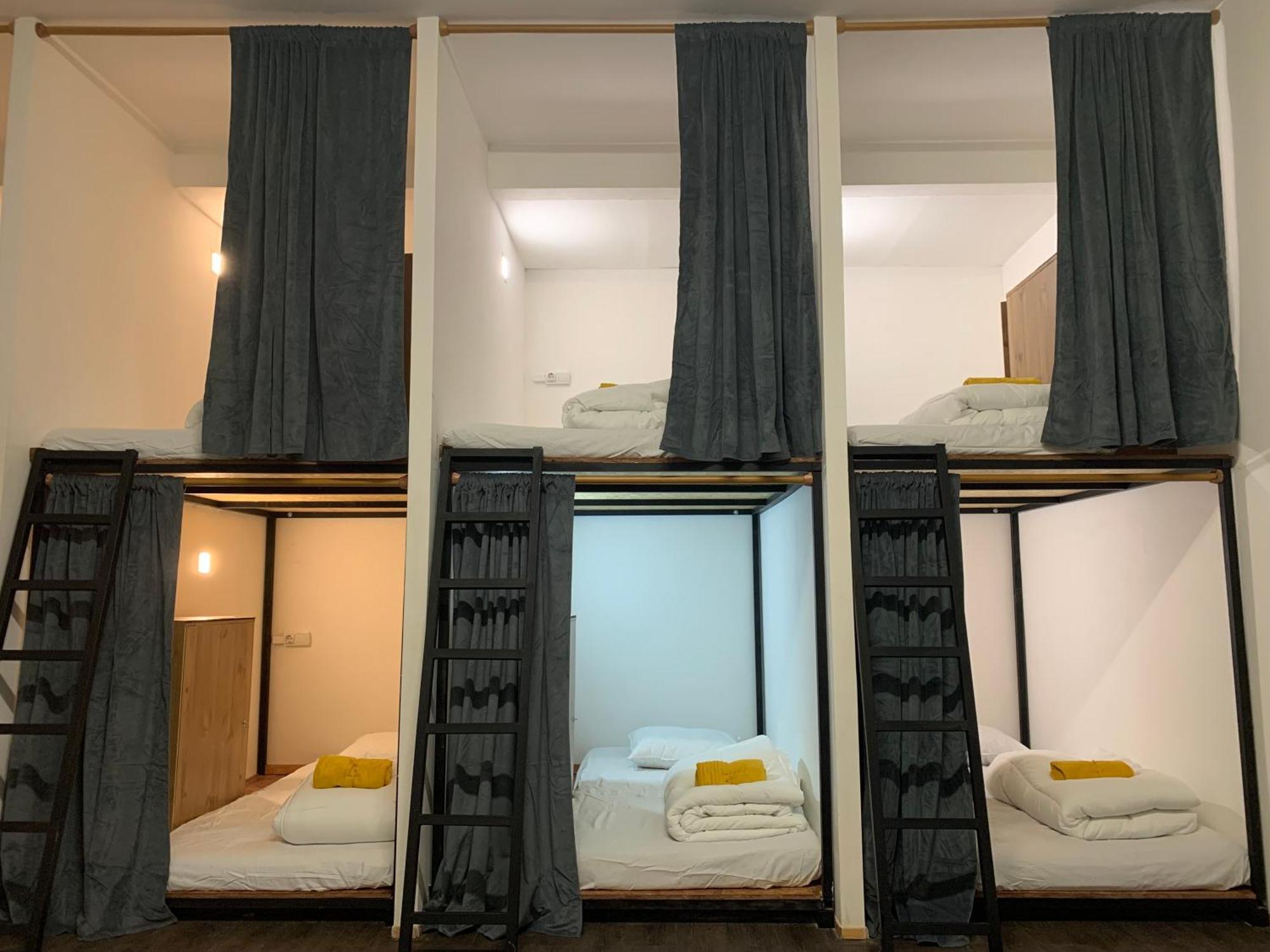 Spanglish Hostel Benidorm Exteriör bild