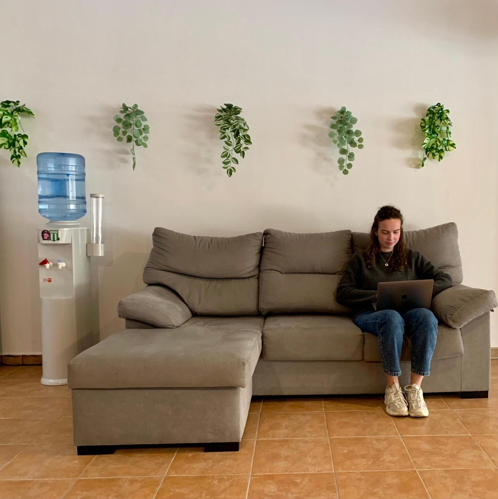 Spanglish Hostel Benidorm Exteriör bild