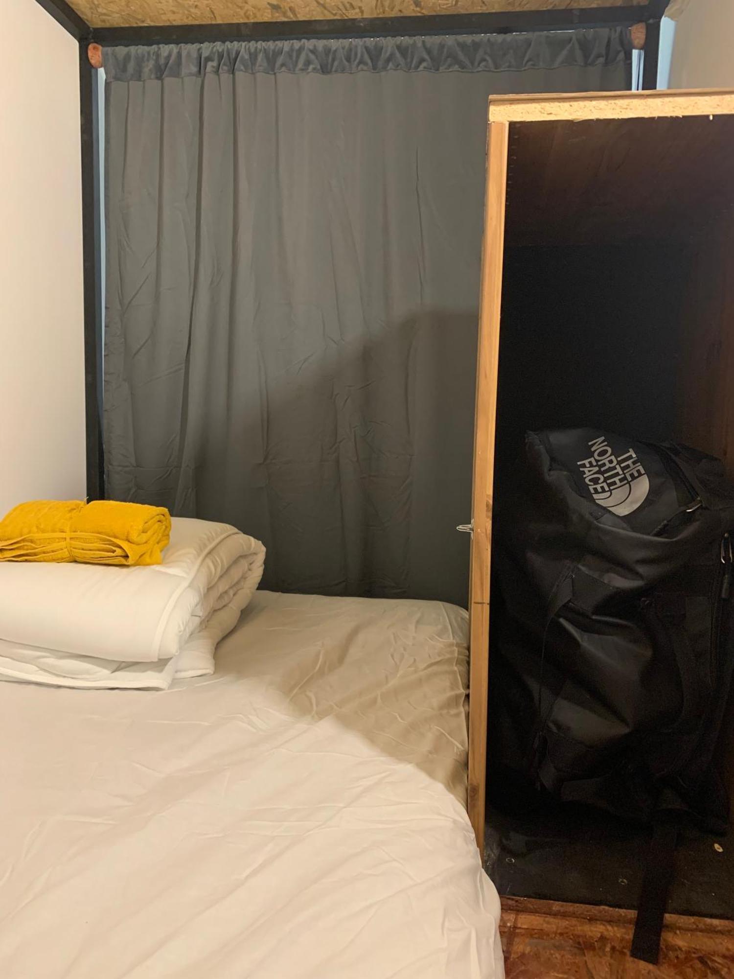 Spanglish Hostel Benidorm Exteriör bild