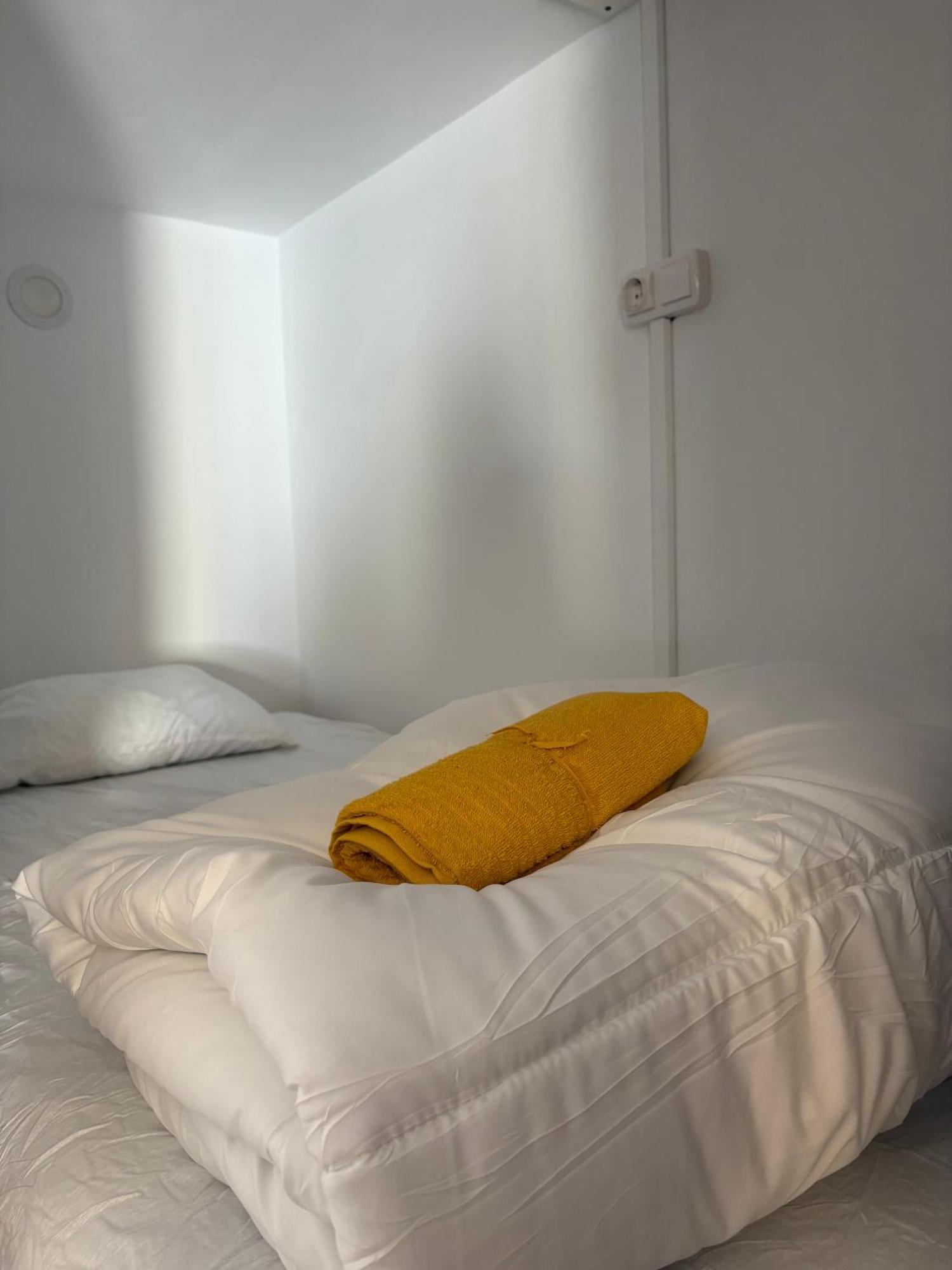 Spanglish Hostel Benidorm Exteriör bild